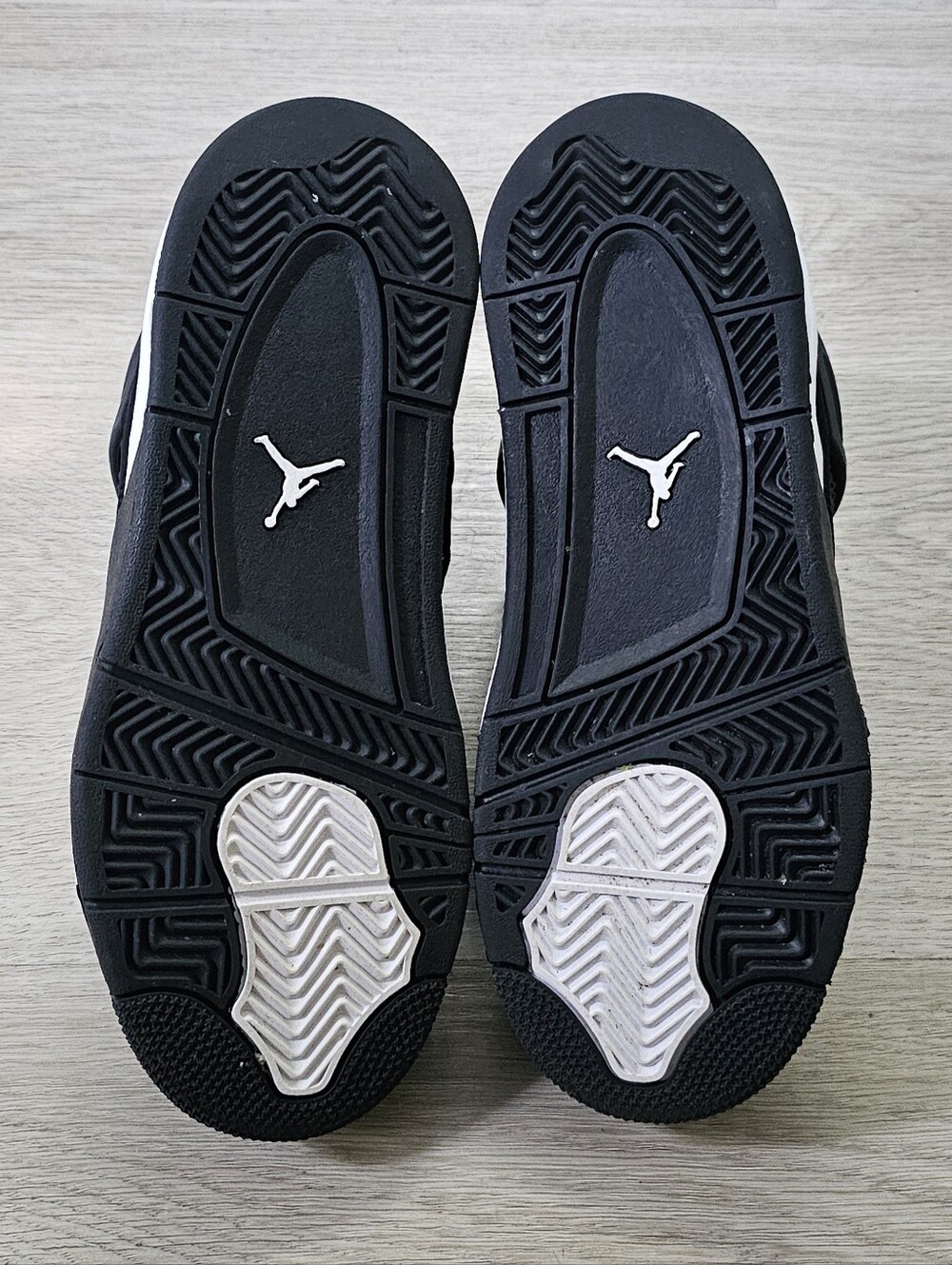 Nike Air Jordan 4 Retro Military Black Kids Size 2Y Black White - Picture 8 of 9